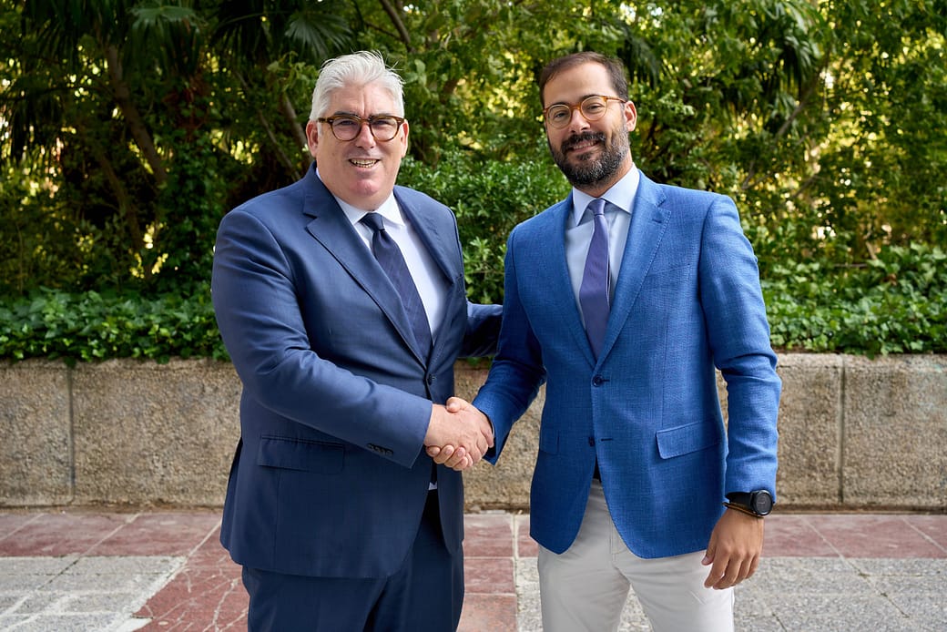 Across Legal se refuerza en Valencia con el fichaje de Luis Tatay, Responsable del Departamento Mercantil