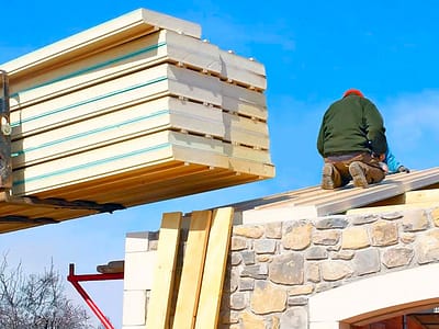 Instalación de paneles sándwich: Una solución eficiente y moderna